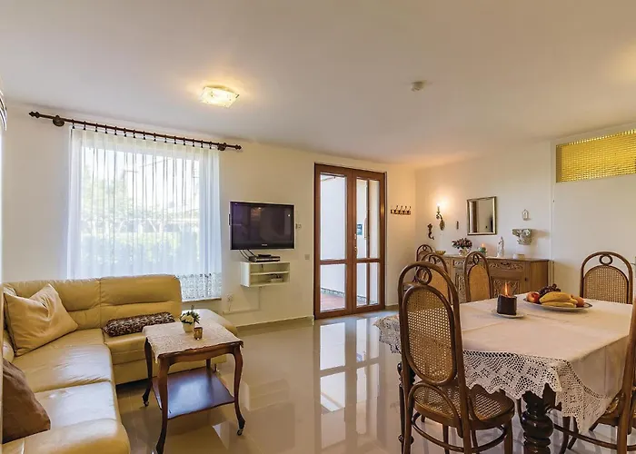 펜션 In With Wifi 풀라